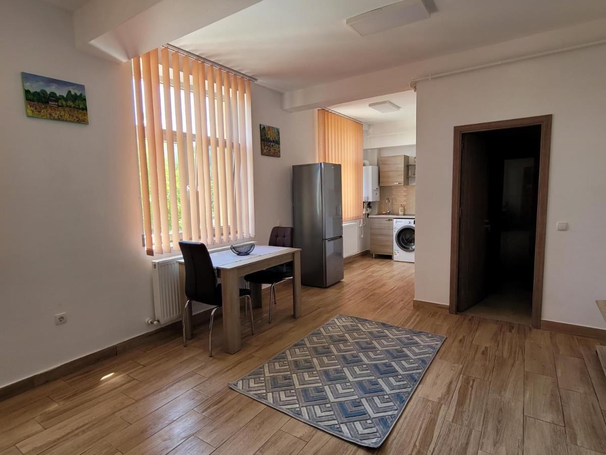 Apartamente Livada Ramnicu Valcea Ngoại thất bức ảnh