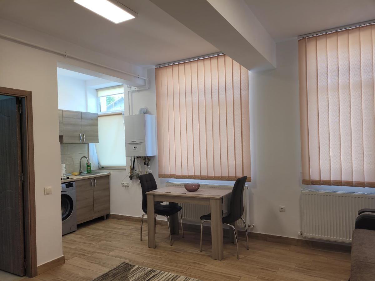 Apartamente Livada Ramnicu Valcea Ngoại thất bức ảnh